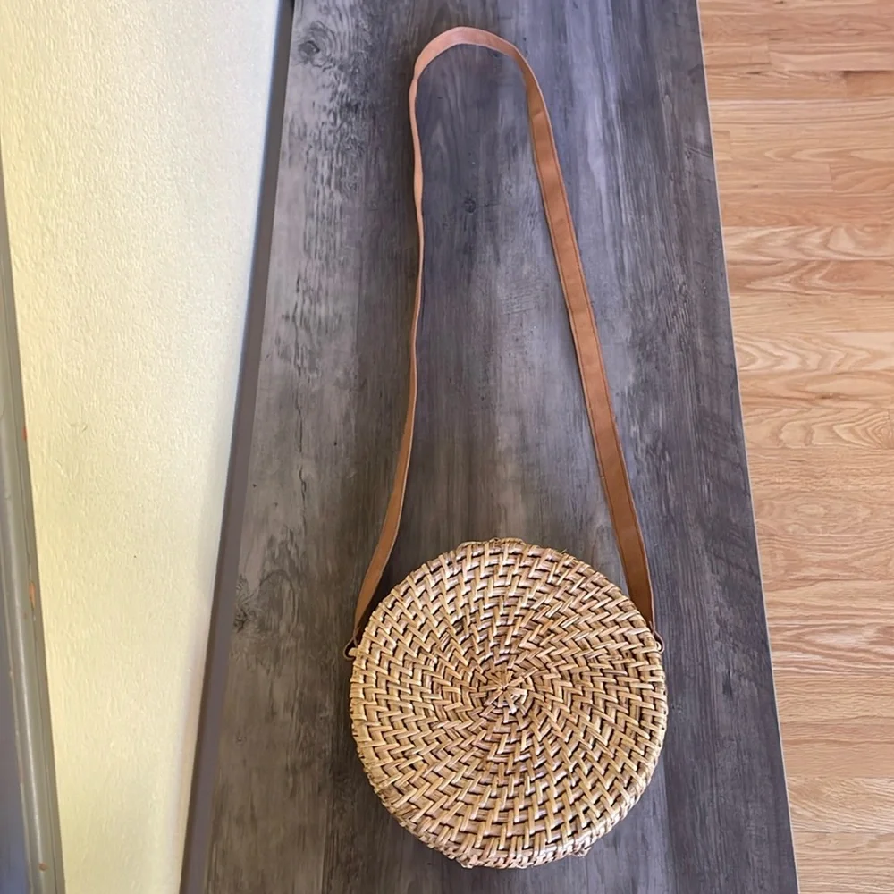 Forever 21 Rattan Circular Handbag - Picture 5 of 15